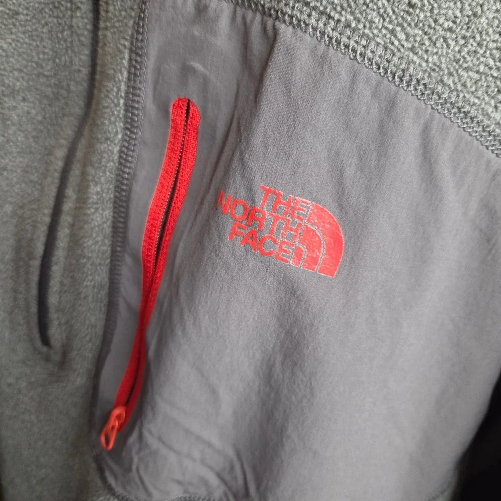 The North‎ Face Mens XL Gray Quarter Zip Fleece Pullover Red Chest Pocket Logo